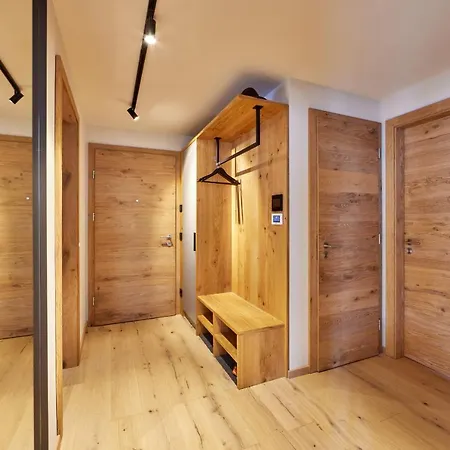 Wax-n-stein Lejlighed *